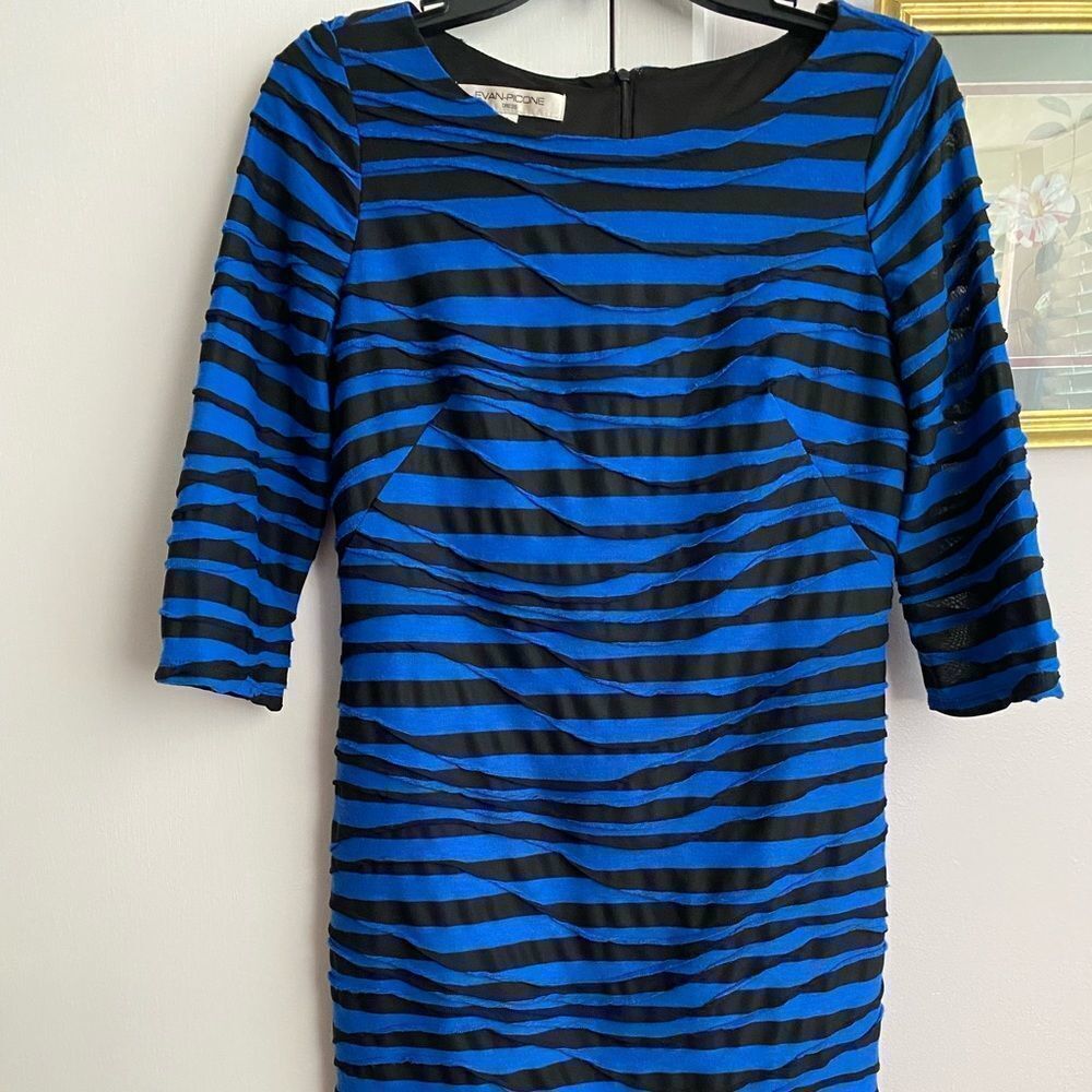 EUC Evan Picone Cobalt Blue & Black Print Dress | Size 4 | 3/4 Sheer Sleeves - Picture 2 of 10